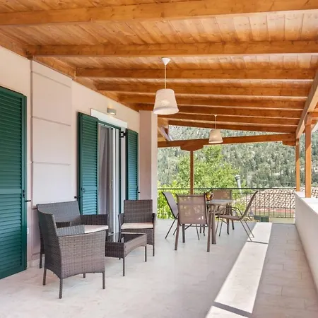 Ameli , Spacious With Mountain View, Lefkada Apartment