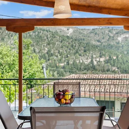 Ameli , Spacious With Mountain View, Lefkada Dragano