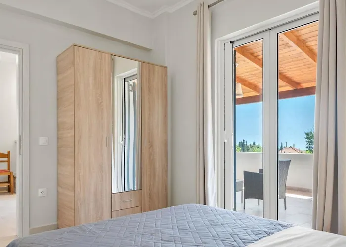 Ameli , Spacious With Mountain View, Lefkada Dragano