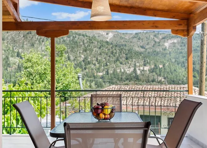 Ameli , Spacious With Mountain View, Lefkada Dragano